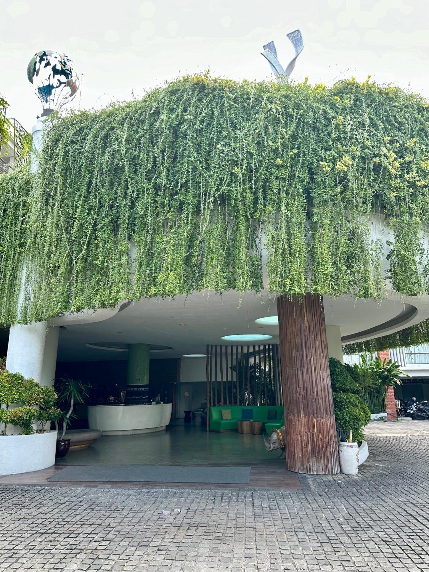 Отель Ion Bali Benoa Нуса-Дуа Экстерьер фото