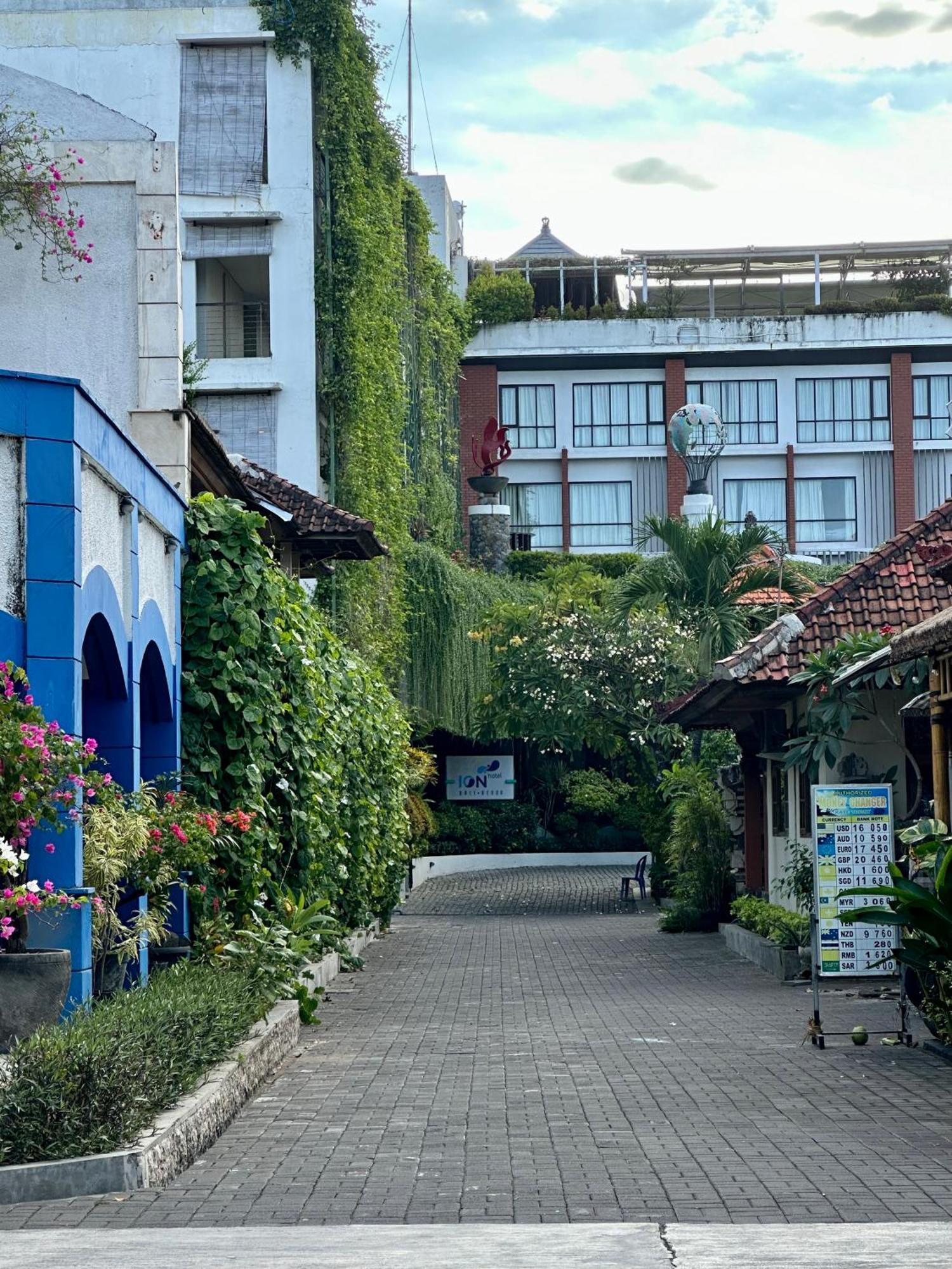 Отель Ion Bali Benoa Нуса-Дуа Экстерьер фото